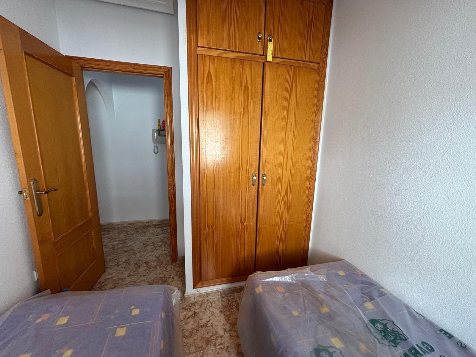 For sale - 3 Bedroom 2 Bathroom Apartment in Torrevieja - Playa Del Cura  - Alicante