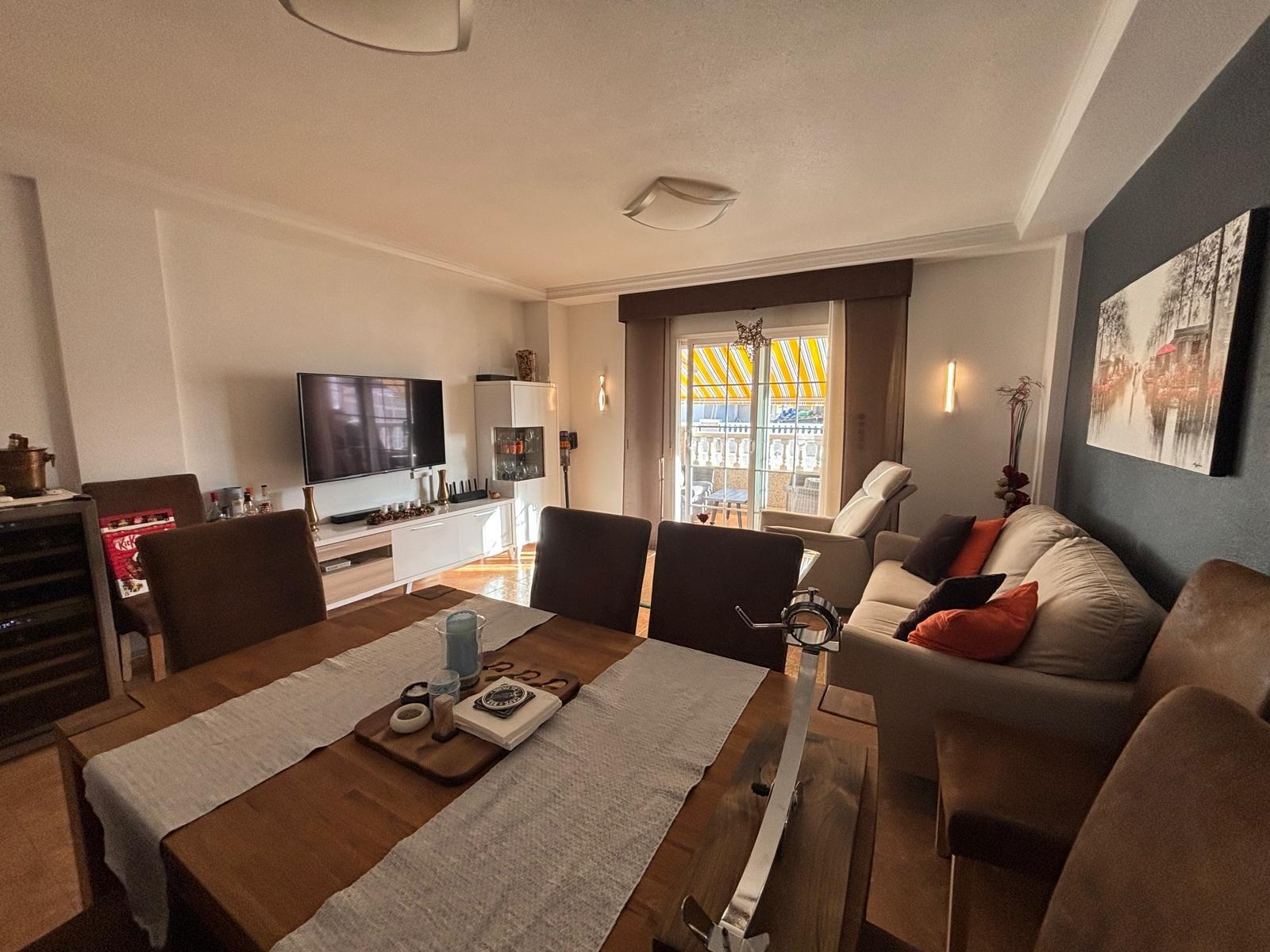 For sale - 3 Bedroom 2 Bathroom Apartment in Torrevieja - Torrevieja  - Alicante