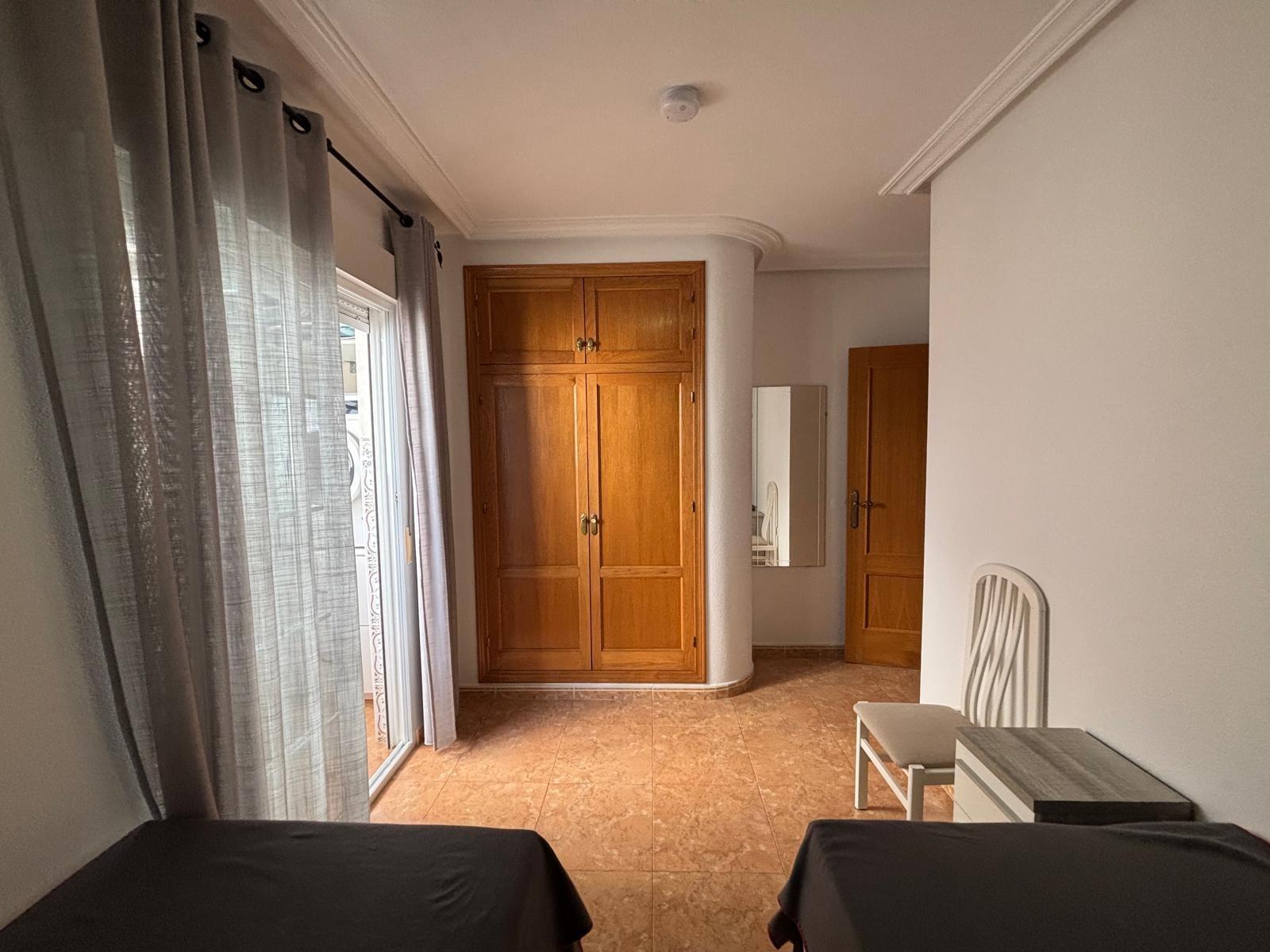 For sale - 3 Bedroom 2 Bathroom Apartment in Torrevieja - Torrevieja  - Alicante
