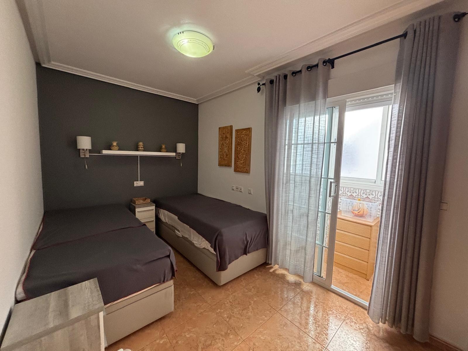 For sale - 3 Bedroom 2 Bathroom Apartment in Torrevieja - Torrevieja  - Alicante