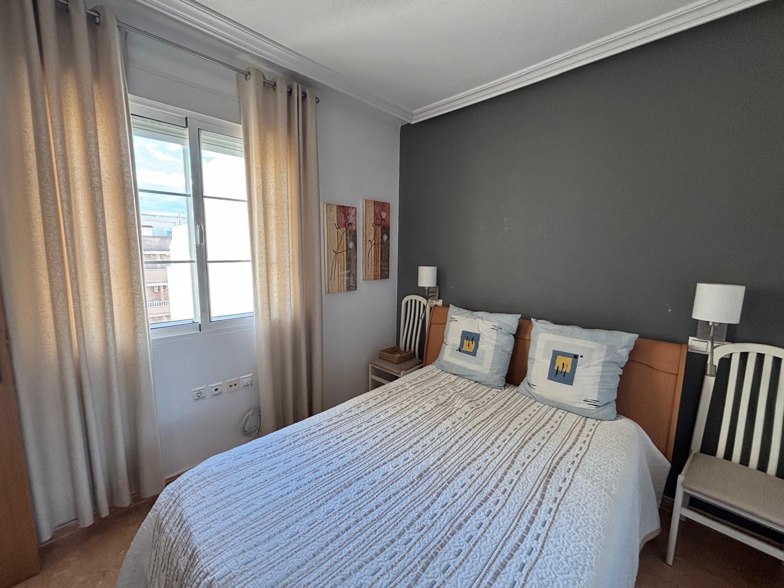 For sale - 3 Bedroom 2 Bathroom Apartment in Torrevieja - Torrevieja  - Alicante