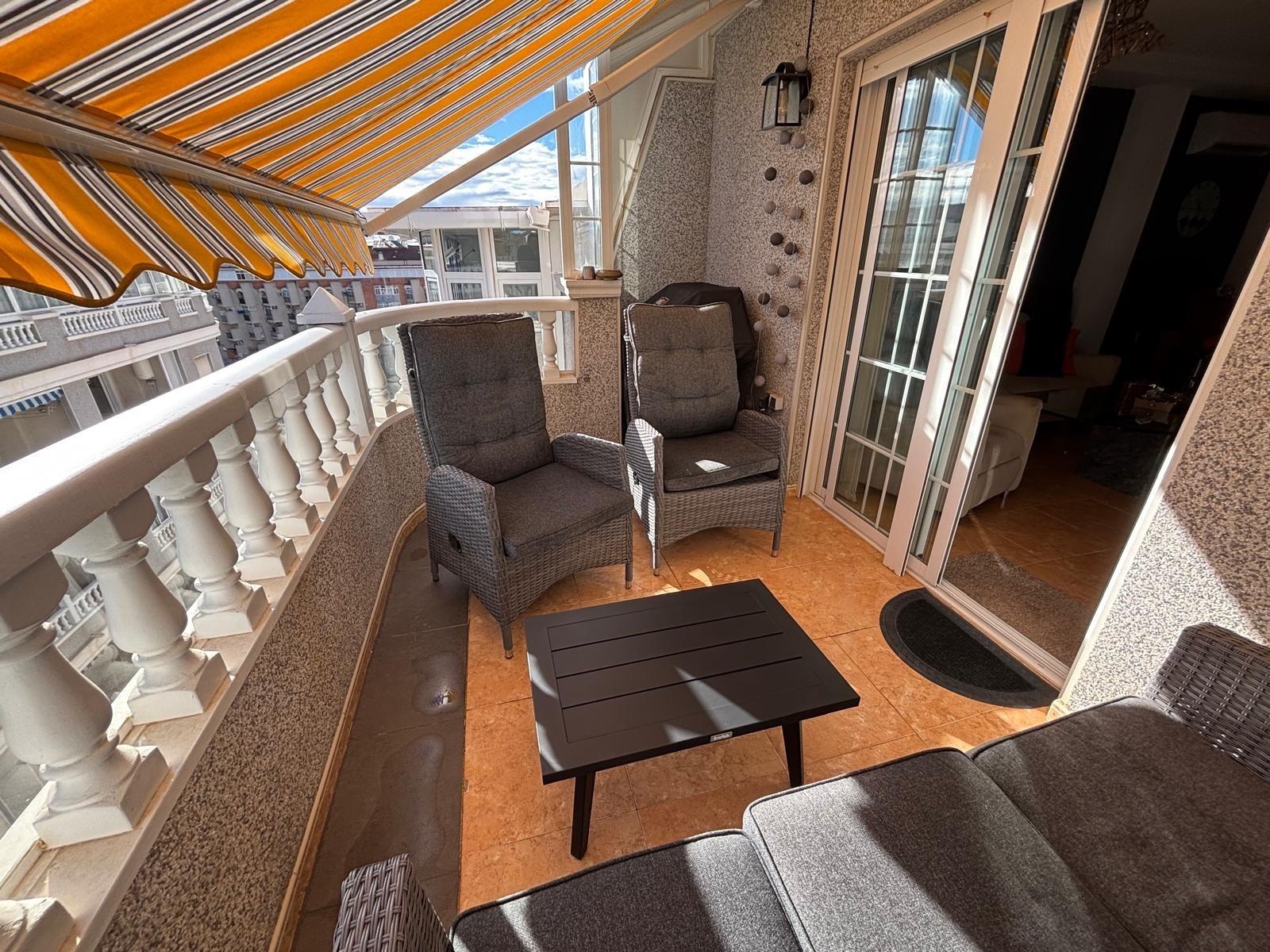 For sale - 3 Bedroom 2 Bathroom Apartment in Torrevieja - Torrevieja  - Alicante