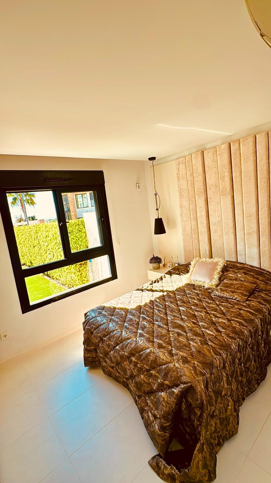 For sale - 3 Bedroom 2 Bathroom Town House in Orihuela Costa - Villamartin  - Alicante