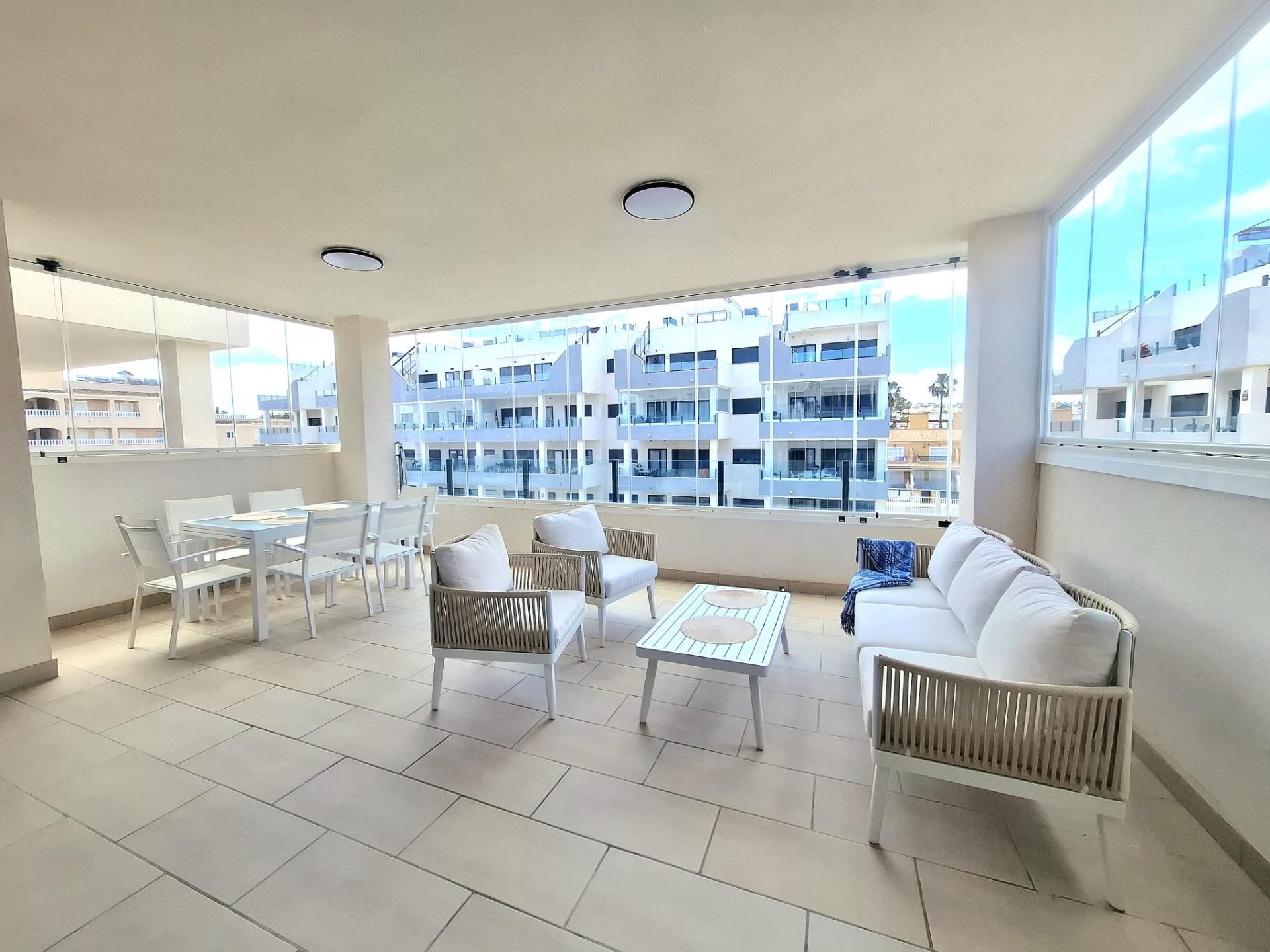 For sale - 3 Bedroom 2 Bathroom Apartment in Orihuela Costa - Villamartin  - Alicante