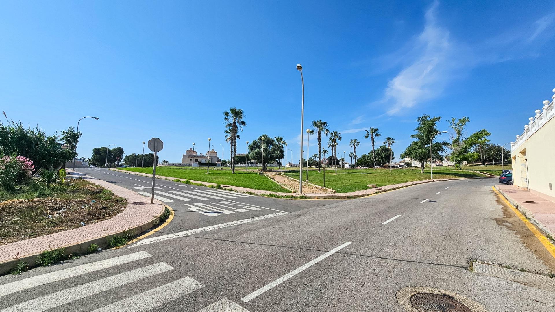 For sale - 2 Bedroom 1 Bathroom Bungalow in Orihuela Costa - Los Altos  - Alicante