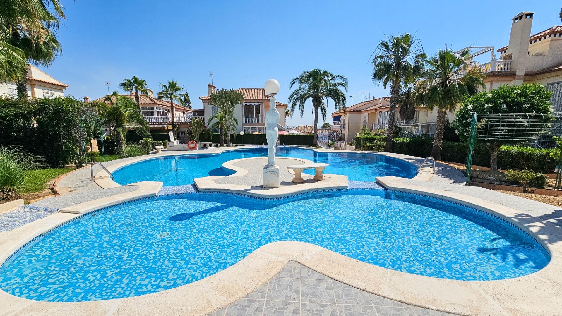 For sale - 2 Bedroom 1 Bathroom Bungalow in Orihuela Costa - Los Altos  - Alicante