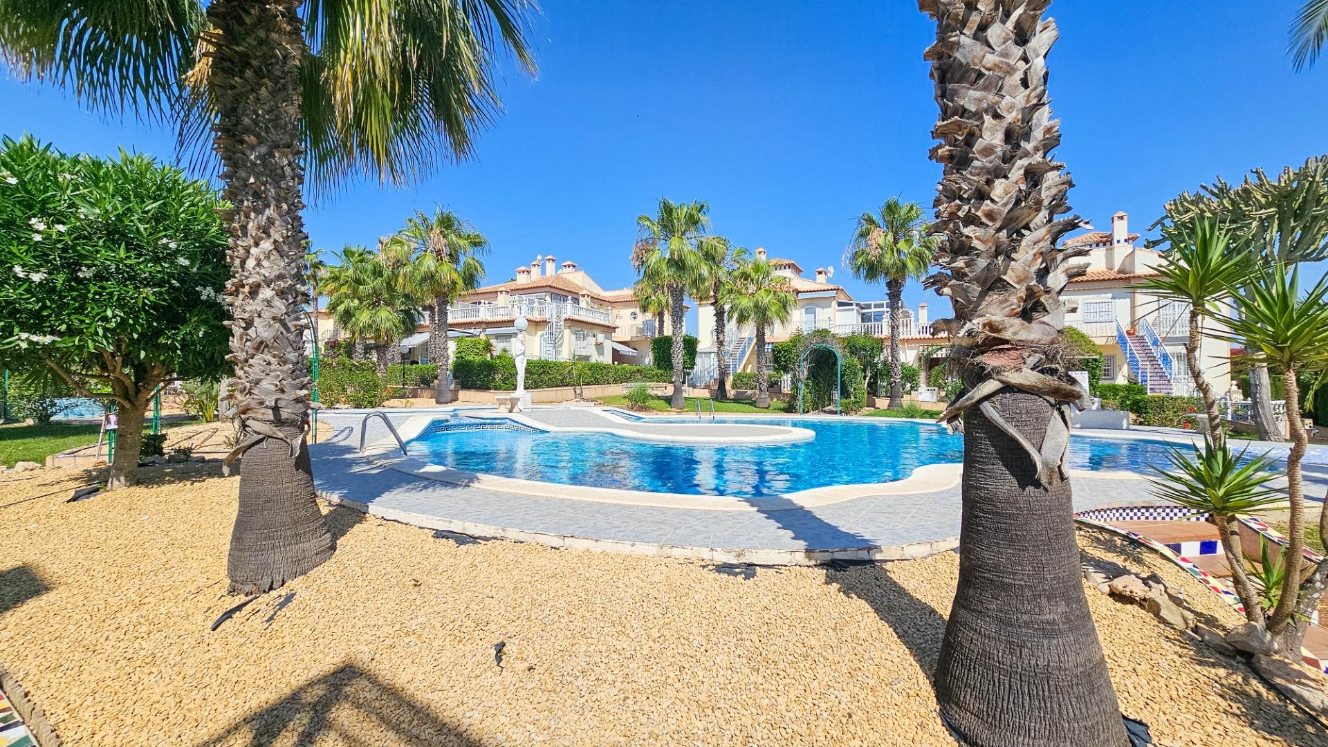 For sale - 2 Bedroom 1 Bathroom Bungalow in Orihuela Costa - Los Altos  - Alicante