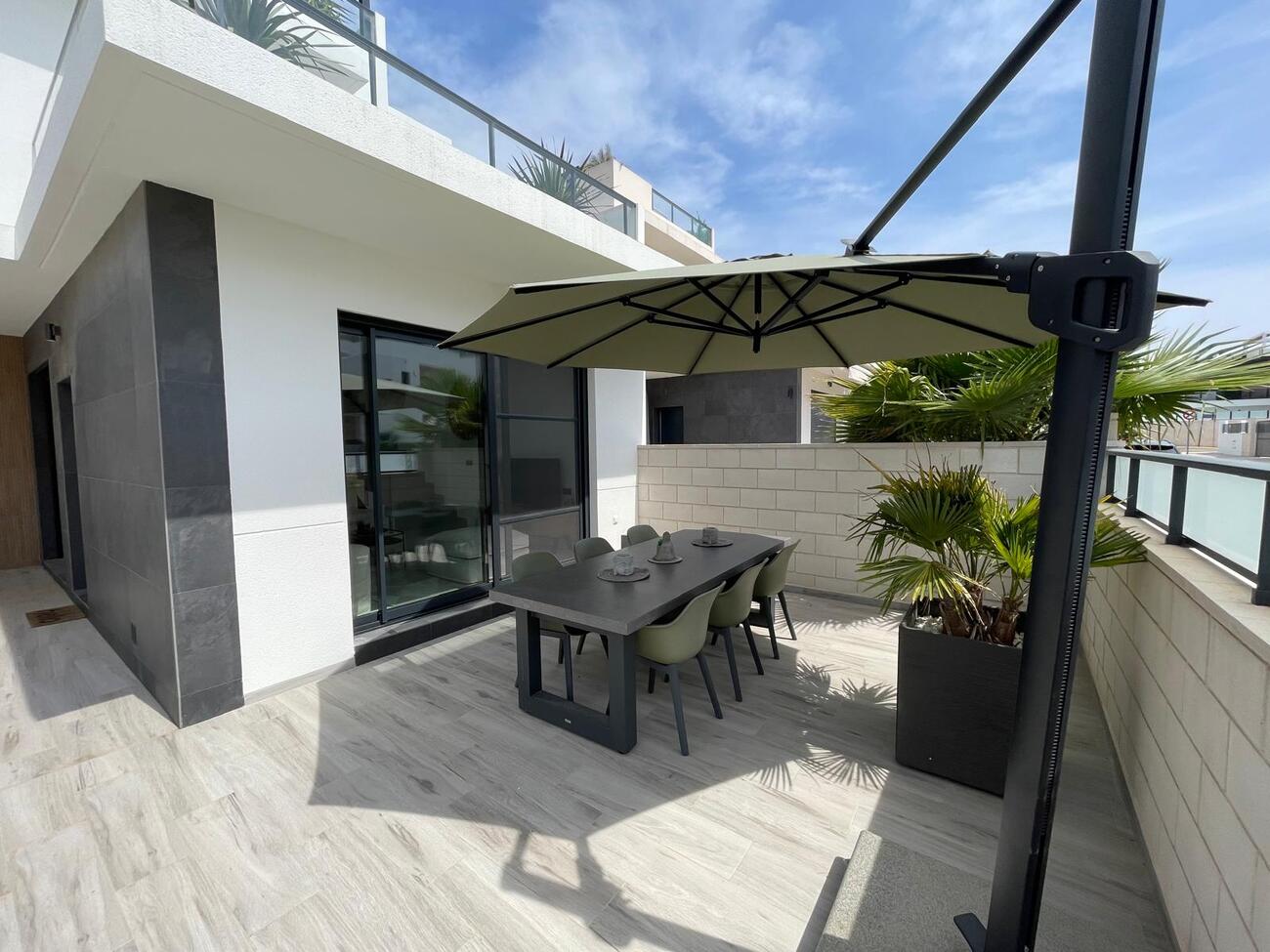 For sale - 3 Bedroom 3 Bathroom Villa in Benijofar -  - Alicante