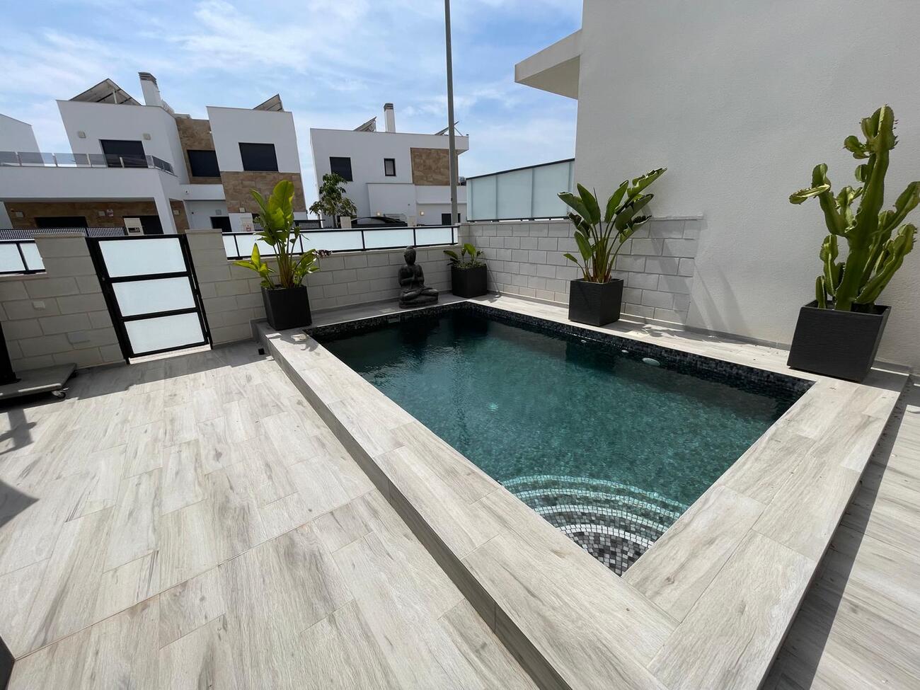 For sale - 3 Bedroom 3 Bathroom Villa in Benijofar -  - Alicante