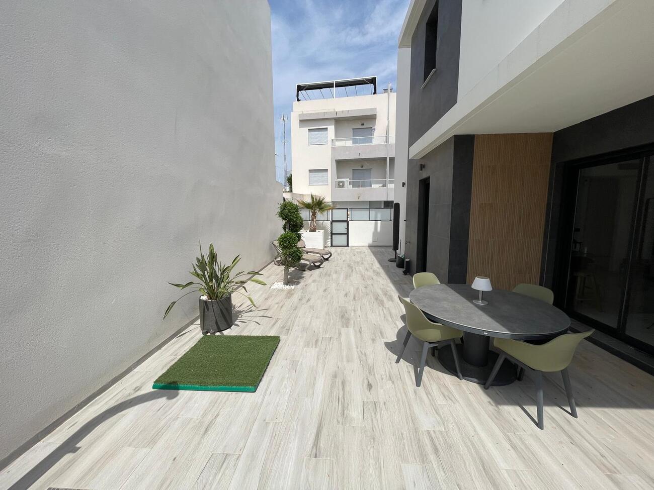 For sale - 3 Bedroom 3 Bathroom Villa in Benijofar -  - Alicante