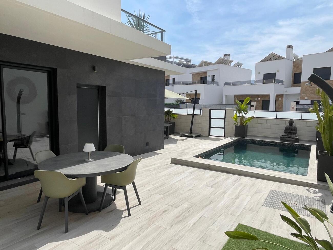 For sale - 3 Bedroom 3 Bathroom Villa in Benijofar -  - Alicante