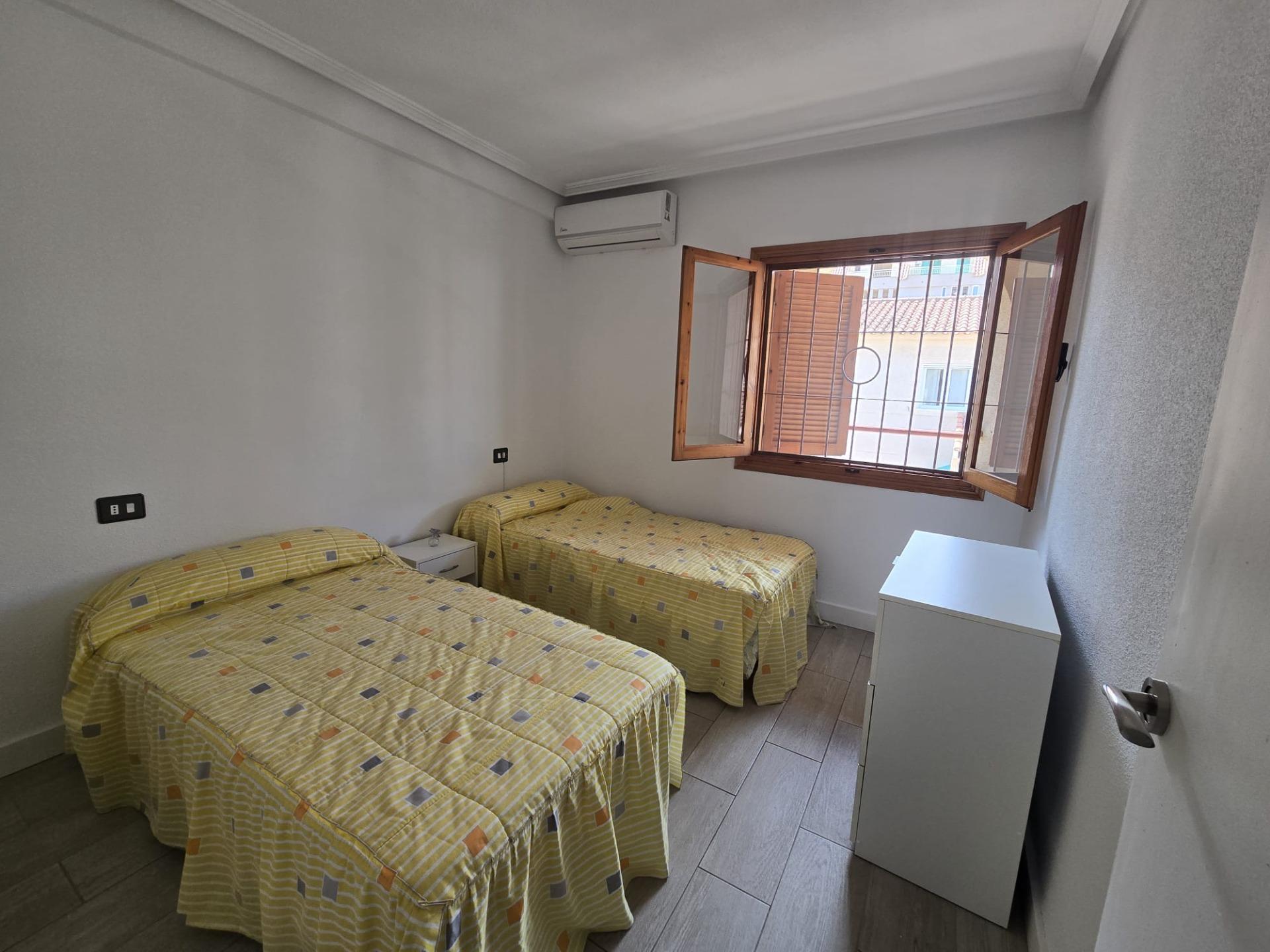 For sale - 2 Bedroom 1 Bathroom Apartment in Torrevieja - Torrevieja  - Alicante