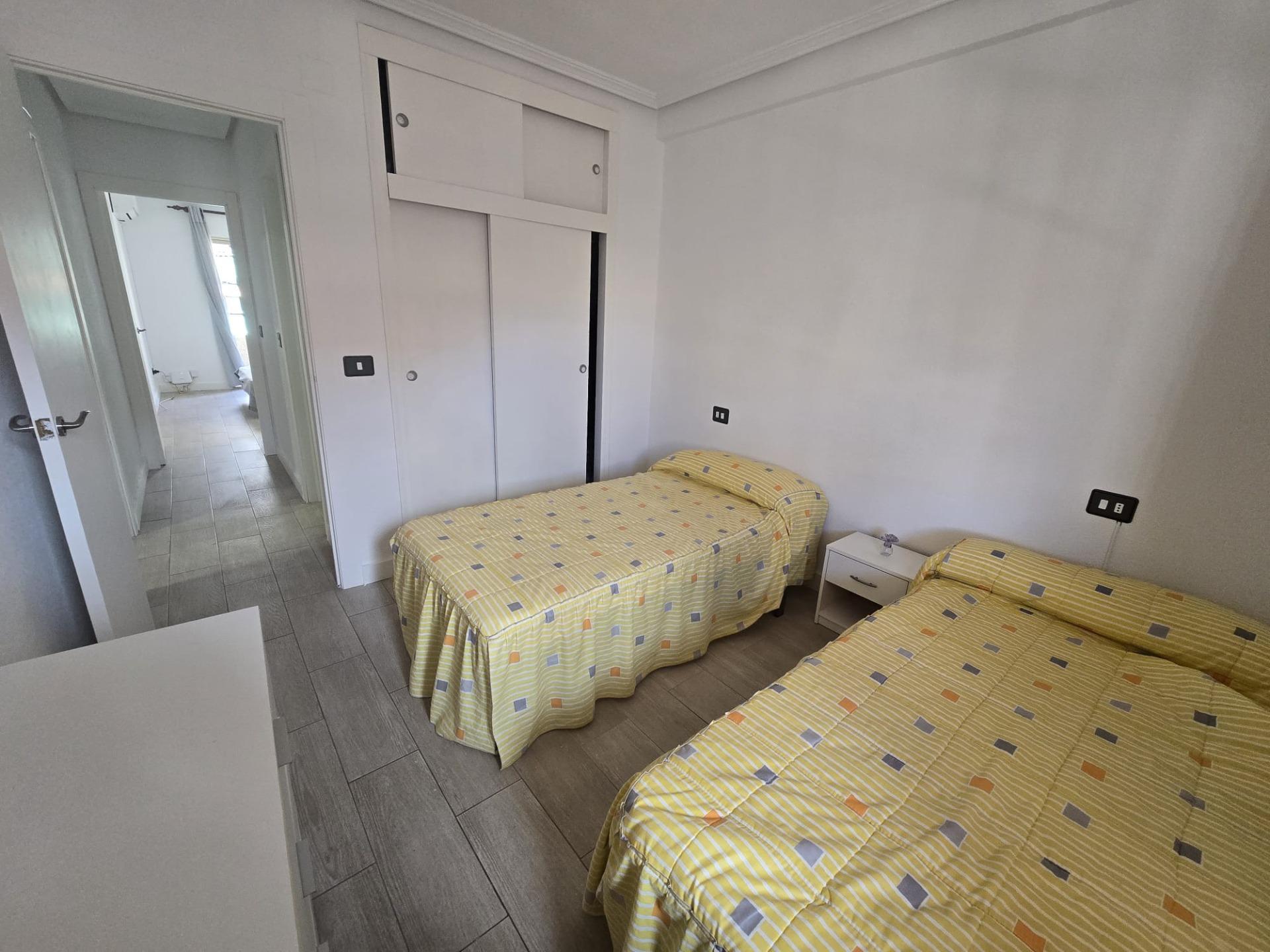 For sale - 2 Bedroom 1 Bathroom Apartment in Torrevieja - Torrevieja  - Alicante