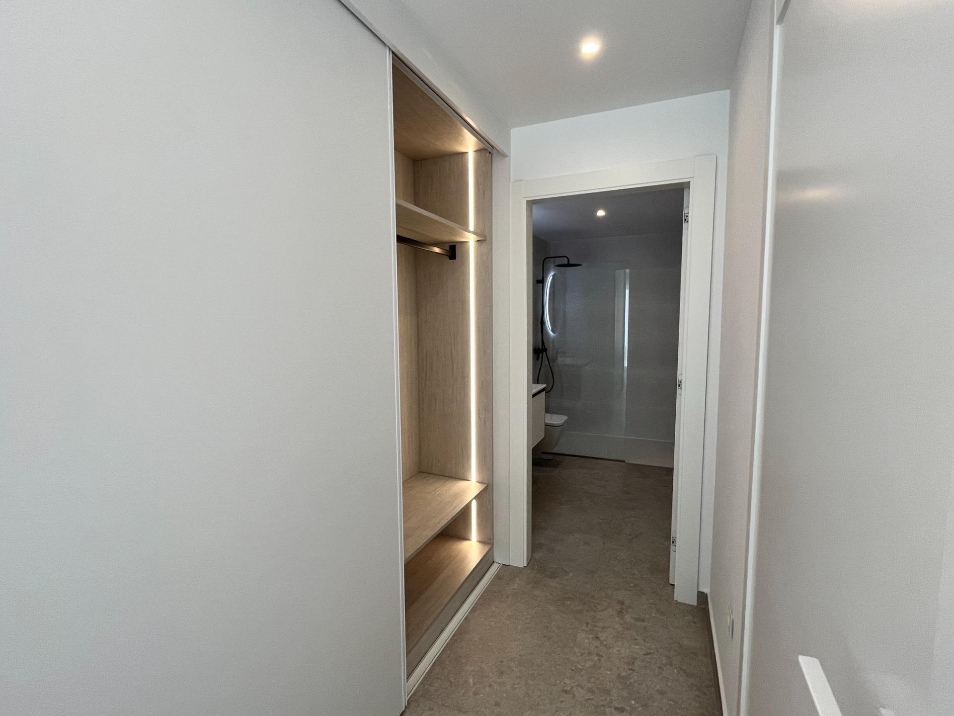 For sale - 3 Bedroom 2 Bathroom Apartment in Torrevieja - aguas nuevas  - Alicante