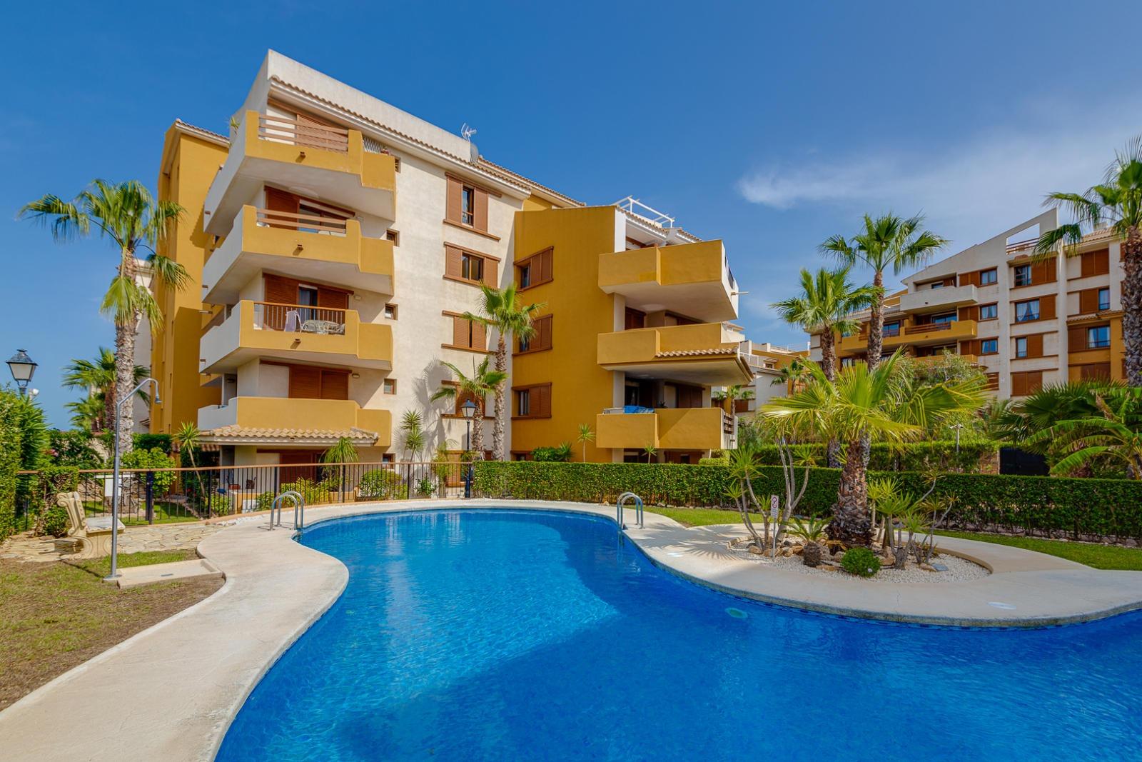 For sale - 2 Bedroom 1 Bathroom Apartment in Torrevieja - Punta Prima  - Alicante