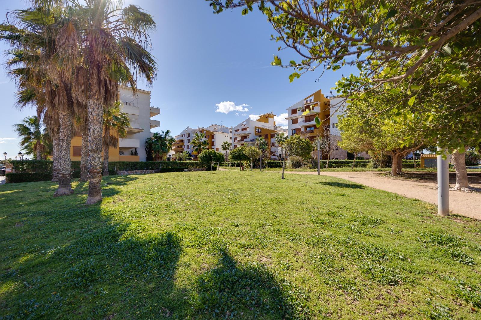 For sale - 2 Bedroom 1 Bathroom Apartment in Torrevieja - Punta Prima  - Alicante