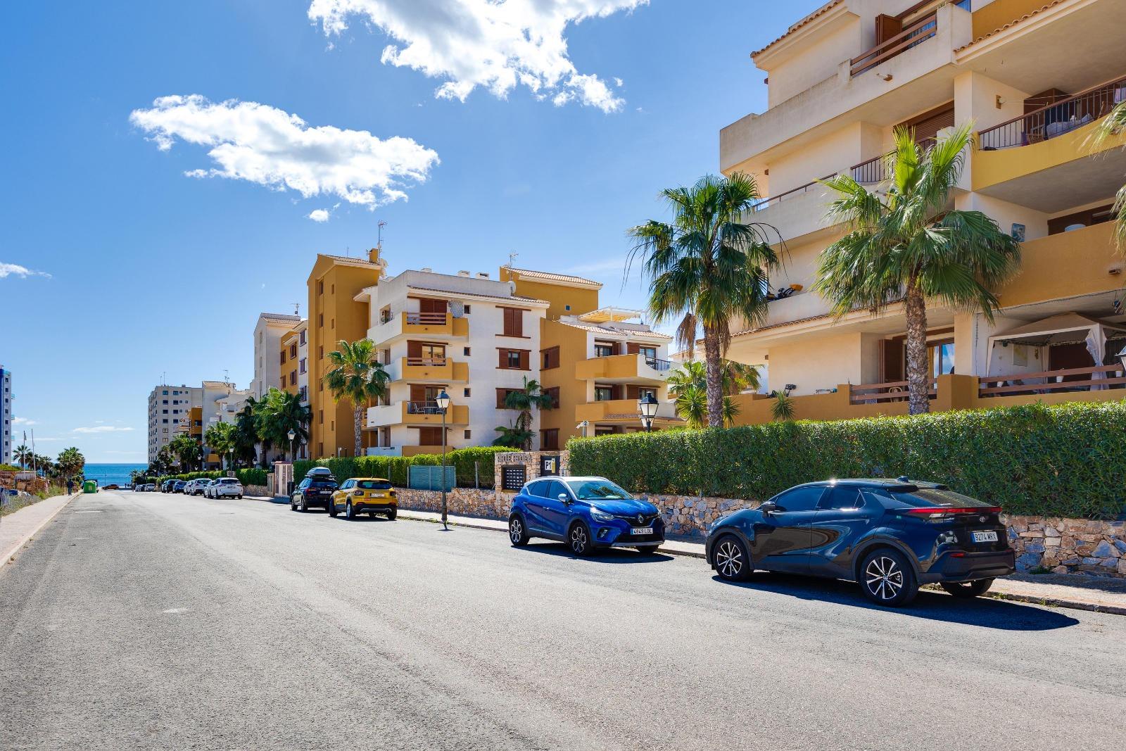 For sale - 2 Bedroom 1 Bathroom Apartment in Torrevieja - Punta Prima  - Alicante