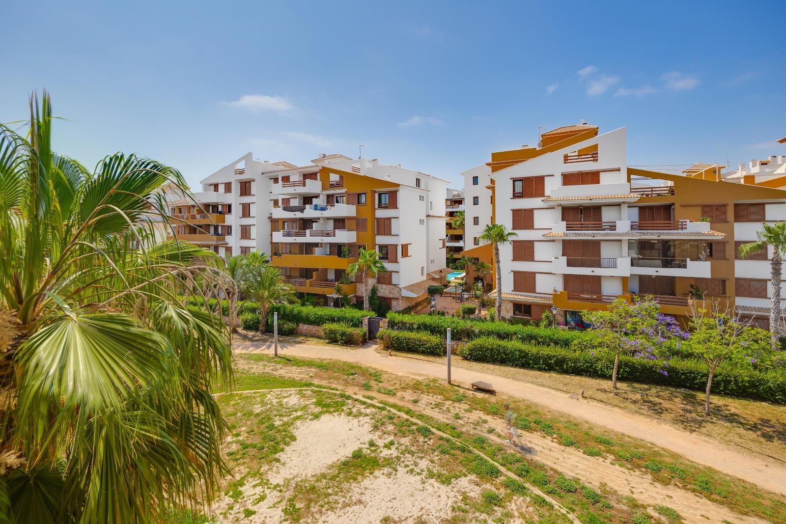 For sale - 2 Bedroom 1 Bathroom Apartment in Torrevieja - Punta Prima  - Alicante