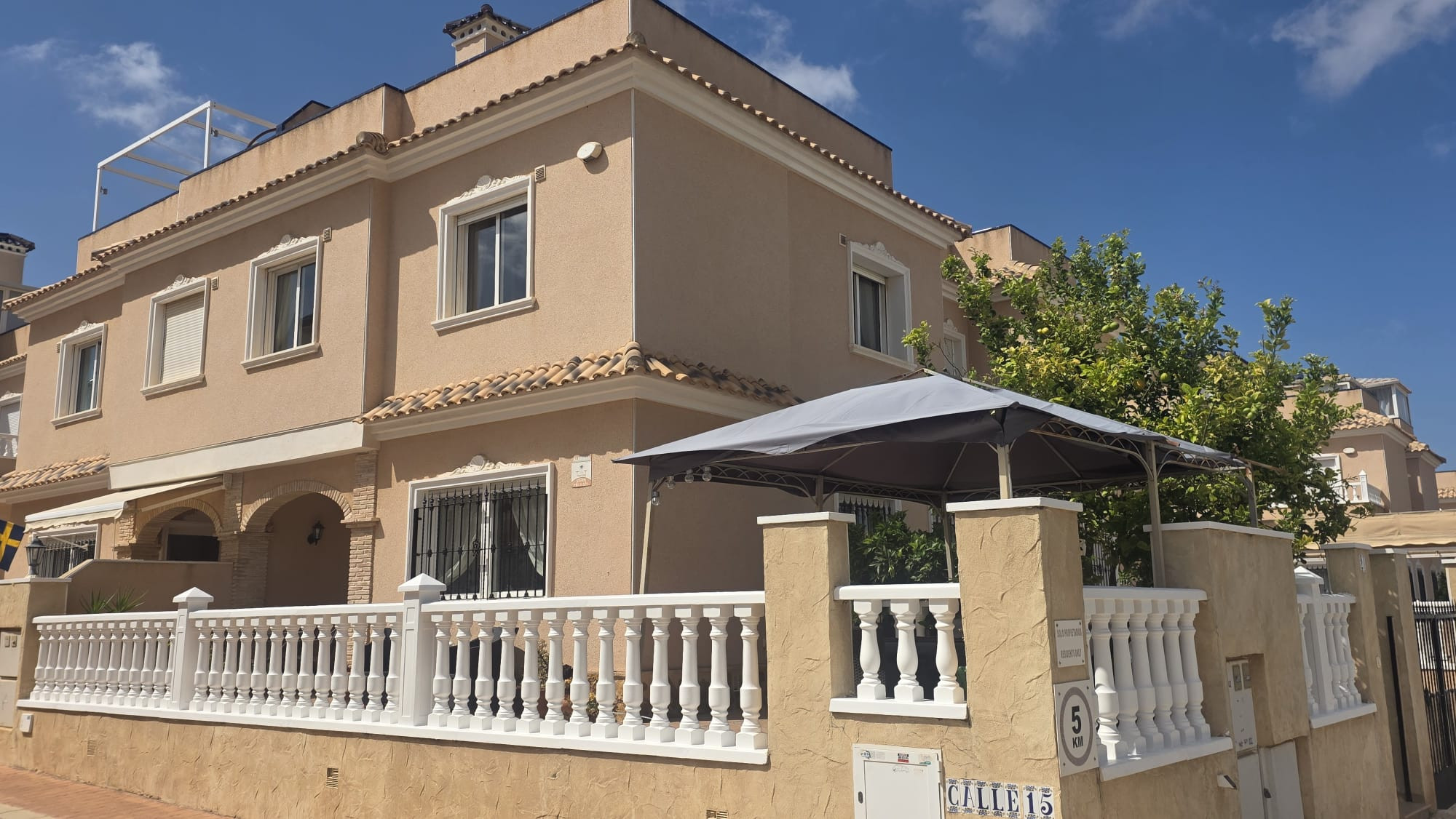 For sale - 3 Bedroom 2 Bathroom Villa in Orihuela Costa - Costa Blanca  - Alicante