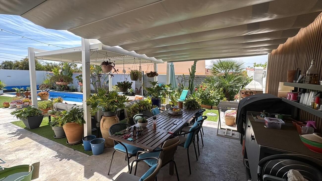 For sale - 2 Bedroom 1 Bathroom Villa in Torrevieja - Torreta Florida  - Alicante