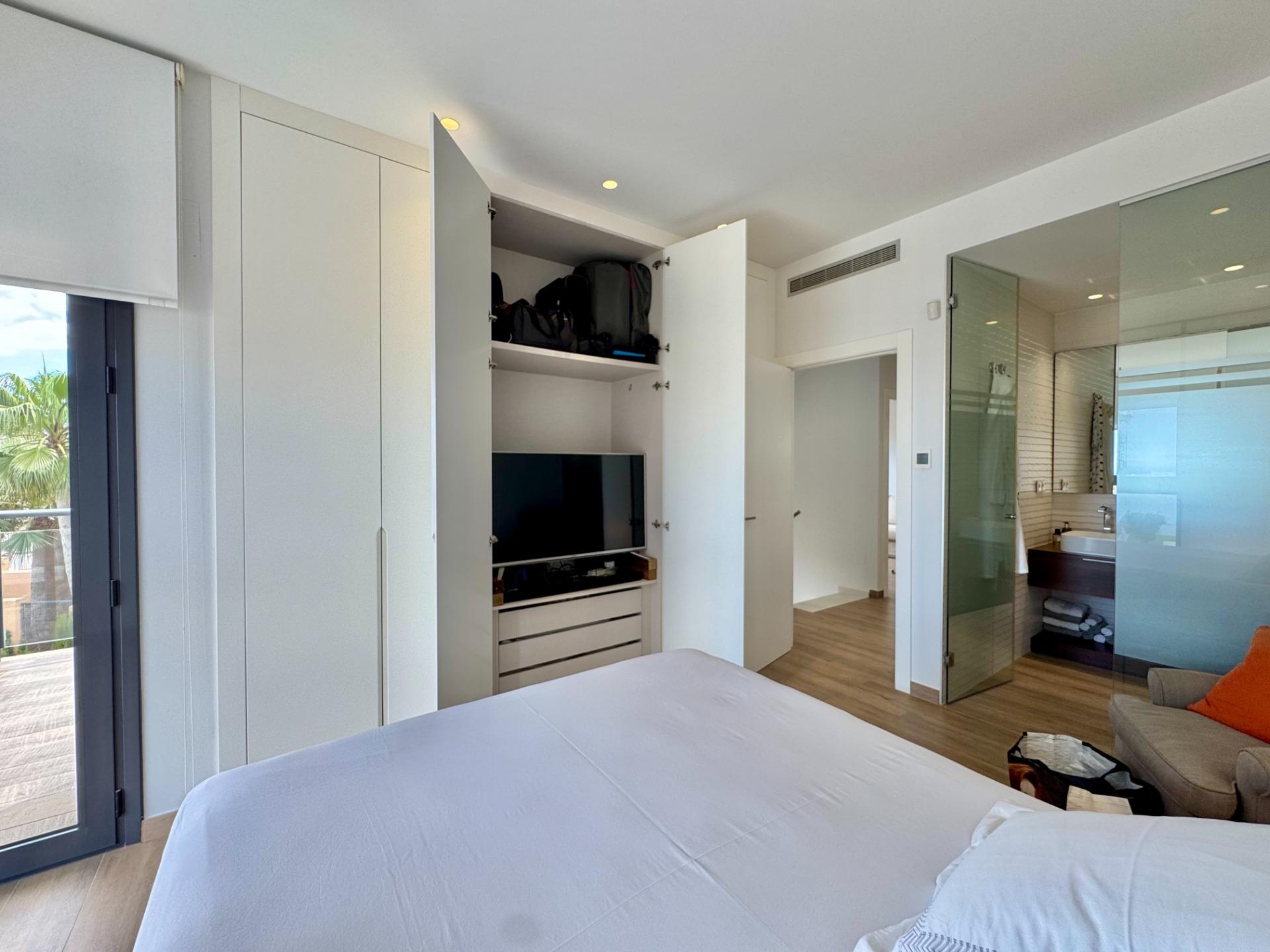 For sale - 4 Bedroom 3 Bathroom Villa in San Miguel de Salinas - Bellavista  - Alicante