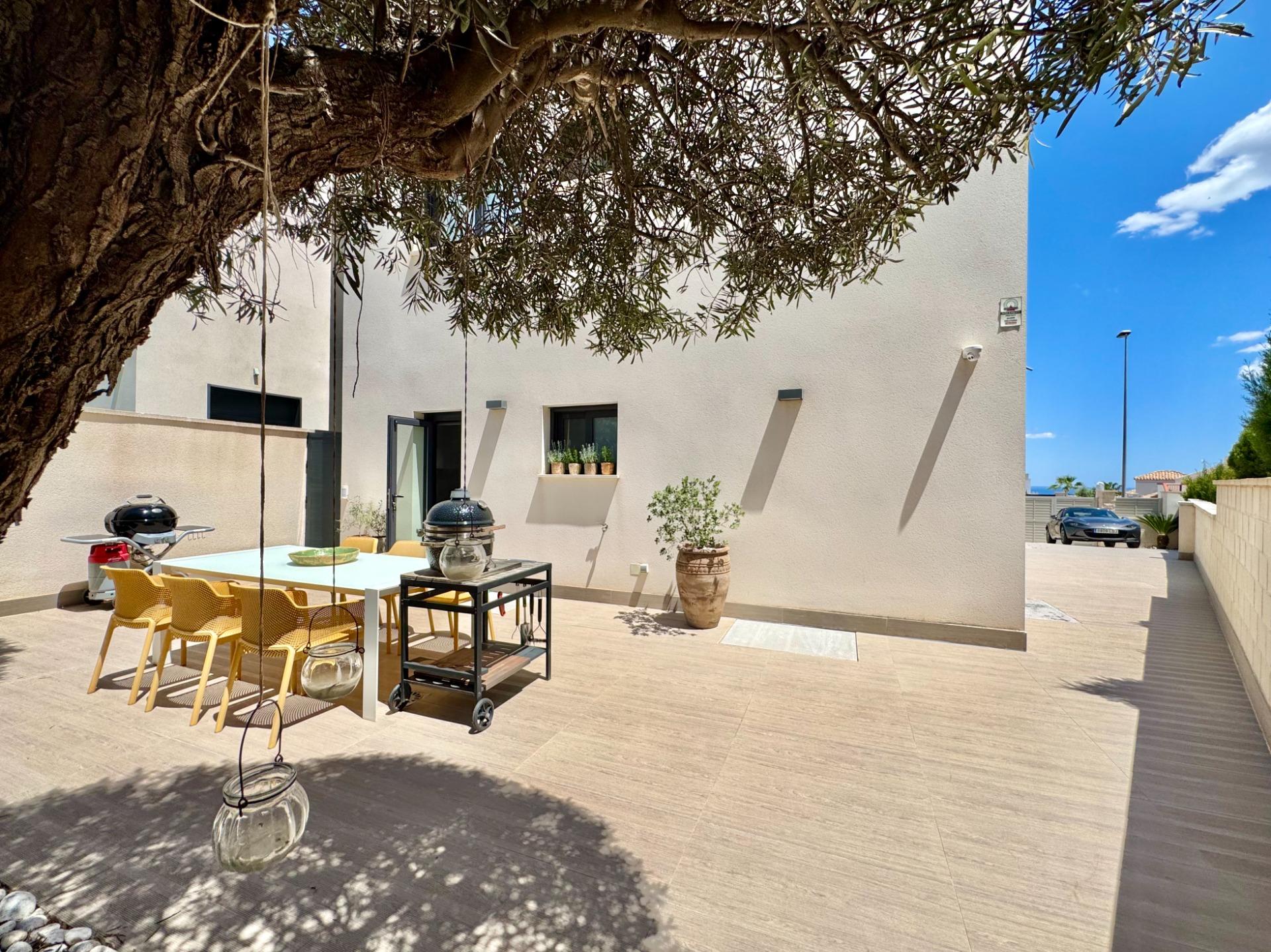 For sale - 4 Bedroom 3 Bathroom Villa in San Miguel de Salinas - Bellavista  - Alicante