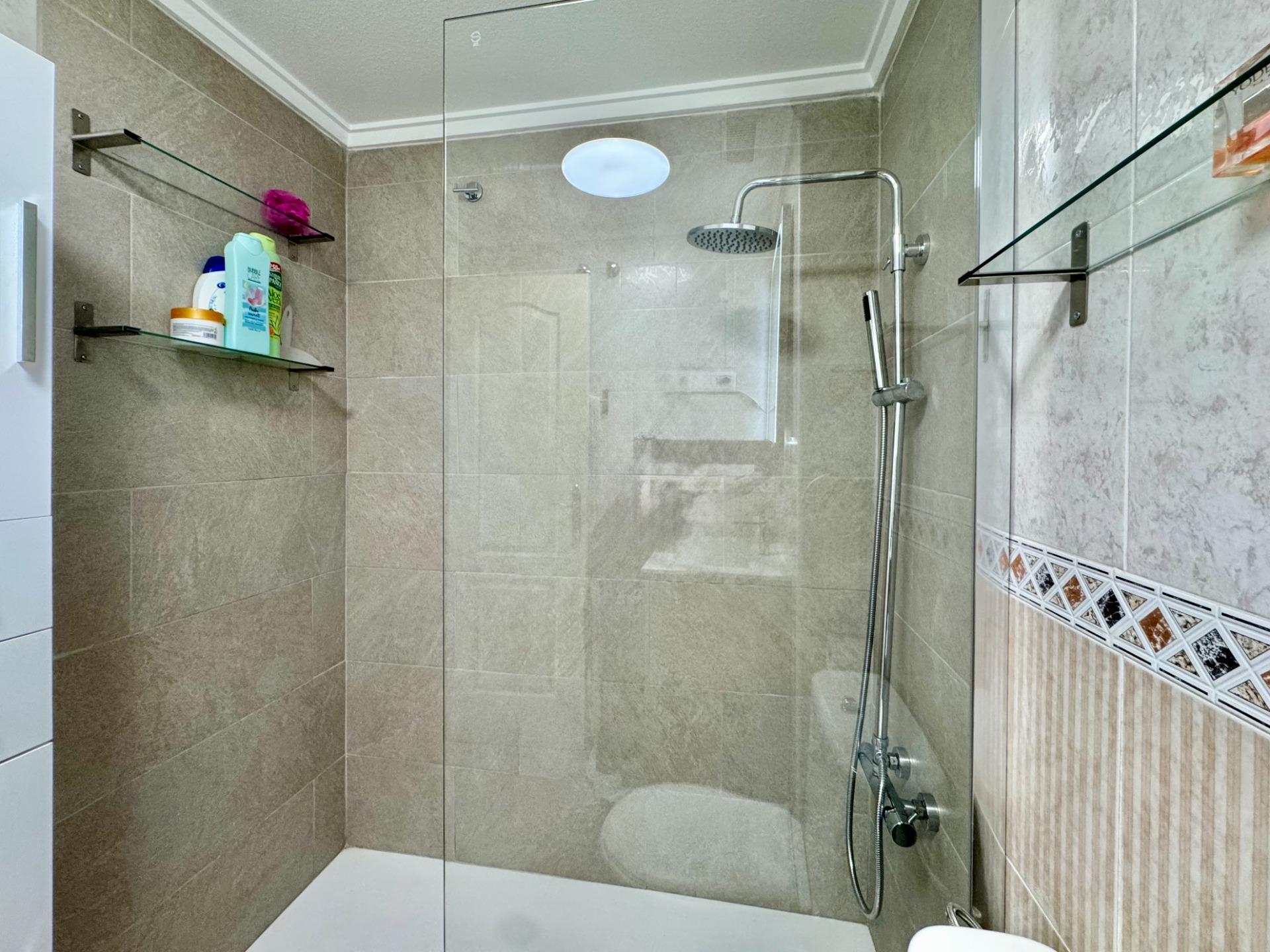 For sale - 2 Bedroom 1 Bathroom Apartment in La Mata - Gaspar Perrelló  - Alicante