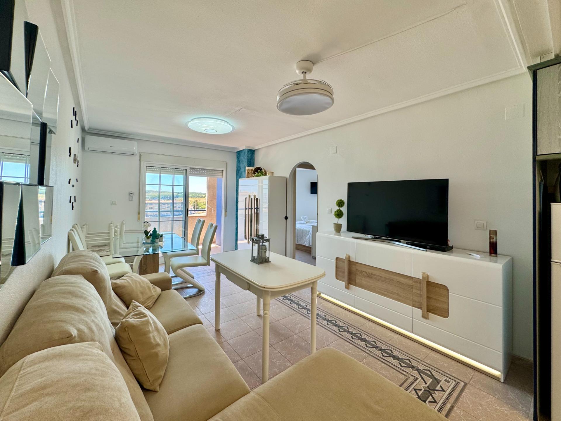 For sale - 2 Bedroom 1 Bathroom Apartment in La Mata - Gaspar Perrelló  - Alicante