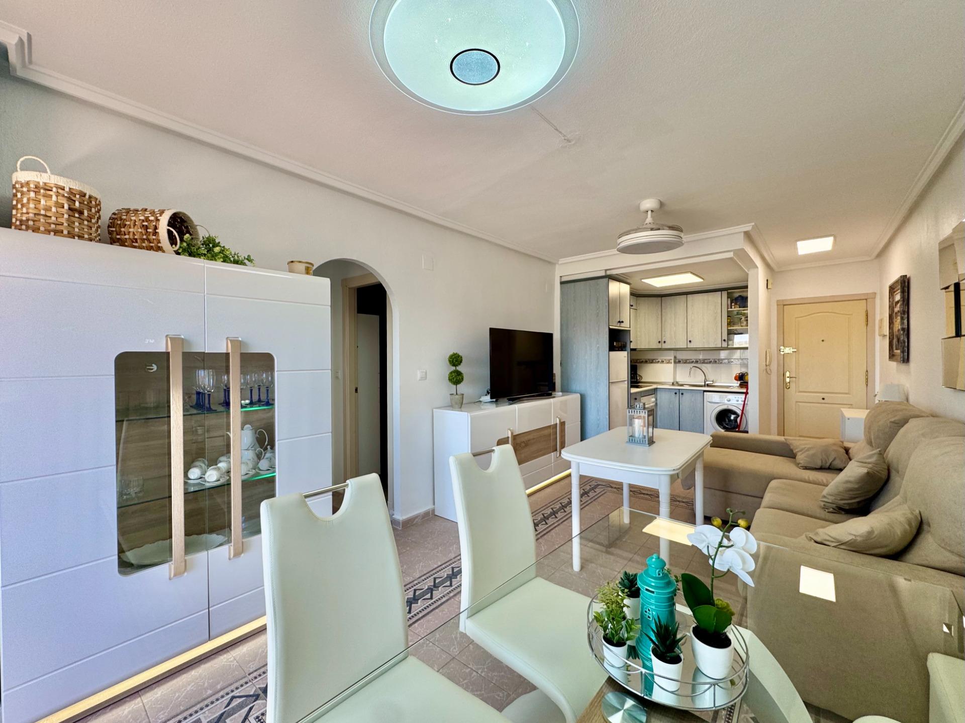 For sale - 2 Bedroom 1 Bathroom Apartment in La Mata - Gaspar Perrelló  - Alicante