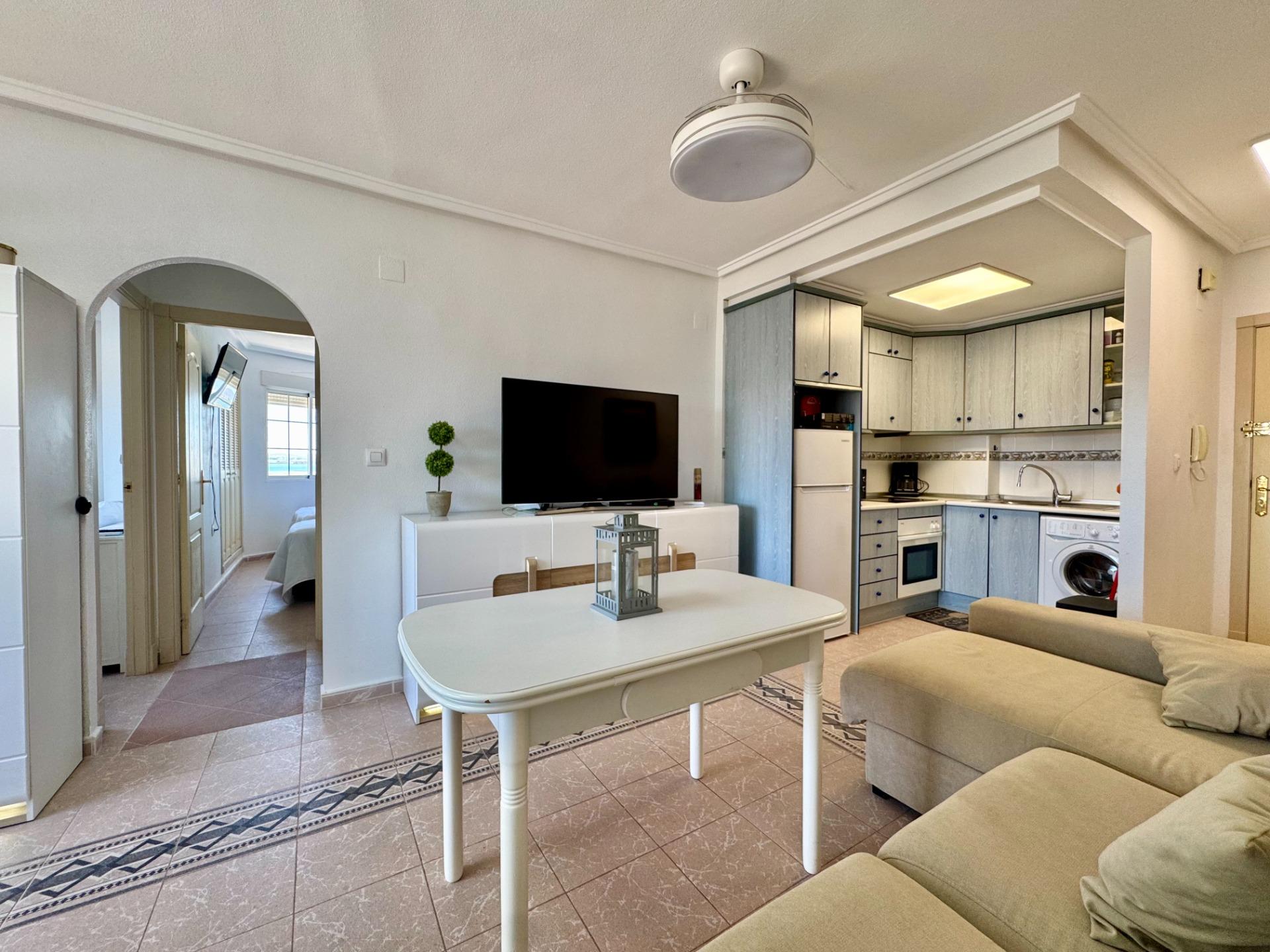 For sale - 2 Bedroom 1 Bathroom Apartment in La Mata - Gaspar Perrelló  - Alicante