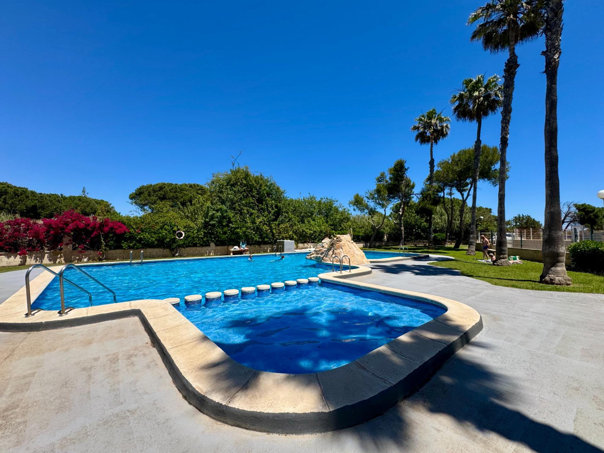 For sale - 2 Bedroom 1 Bathroom Apartment in La Mata - Gaspar Perrelló  - Alicante