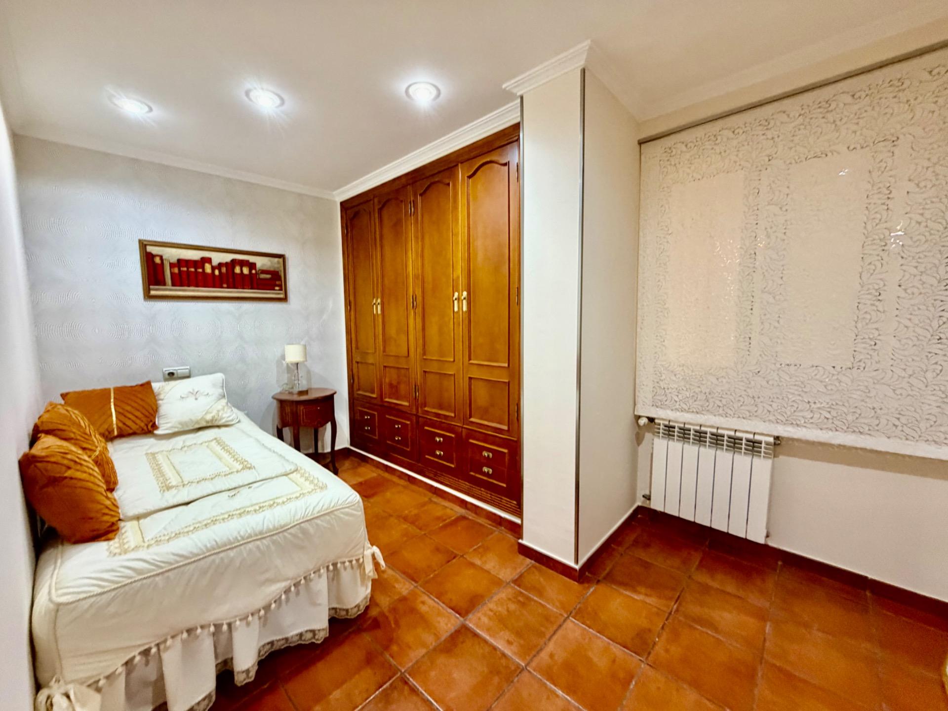 For sale - 4 Bedroom 3 Bathroom Semi Detached in La Zenia  - La Zenia  - Alicante