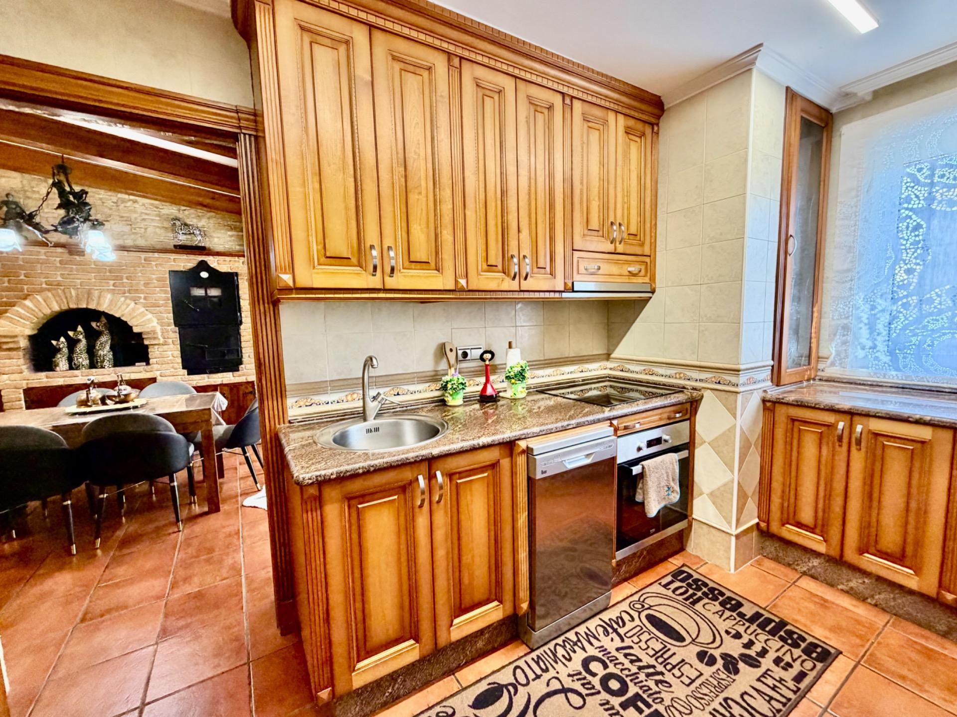 For sale - 4 Bedroom 3 Bathroom Semi Detached in La Zenia  - La Zenia  - Alicante