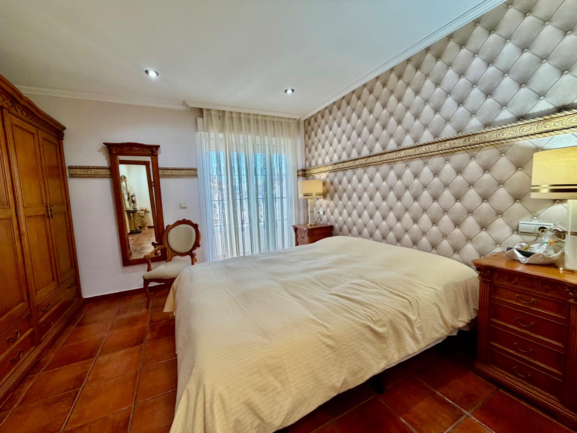 For sale - 4 Bedroom 3 Bathroom Semi Detached in La Zenia  - La Zenia  - Alicante