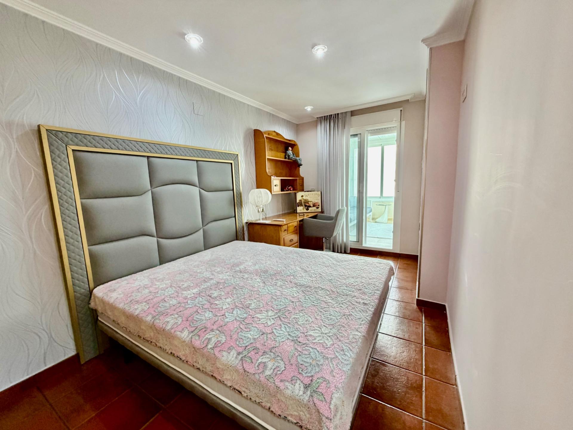 For sale - 4 Bedroom 3 Bathroom Semi Detached in La Zenia  - La Zenia  - Alicante