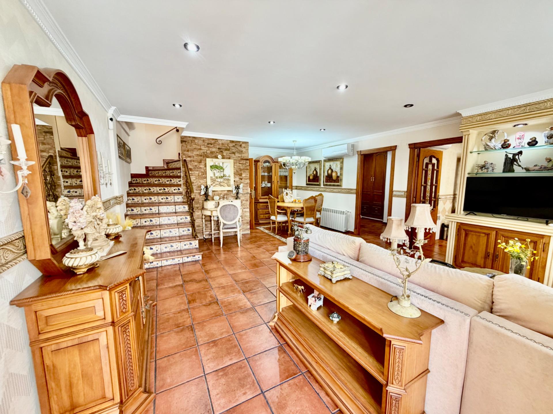 For sale - 4 Bedroom 3 Bathroom Semi Detached in La Zenia  - La Zenia  - Alicante