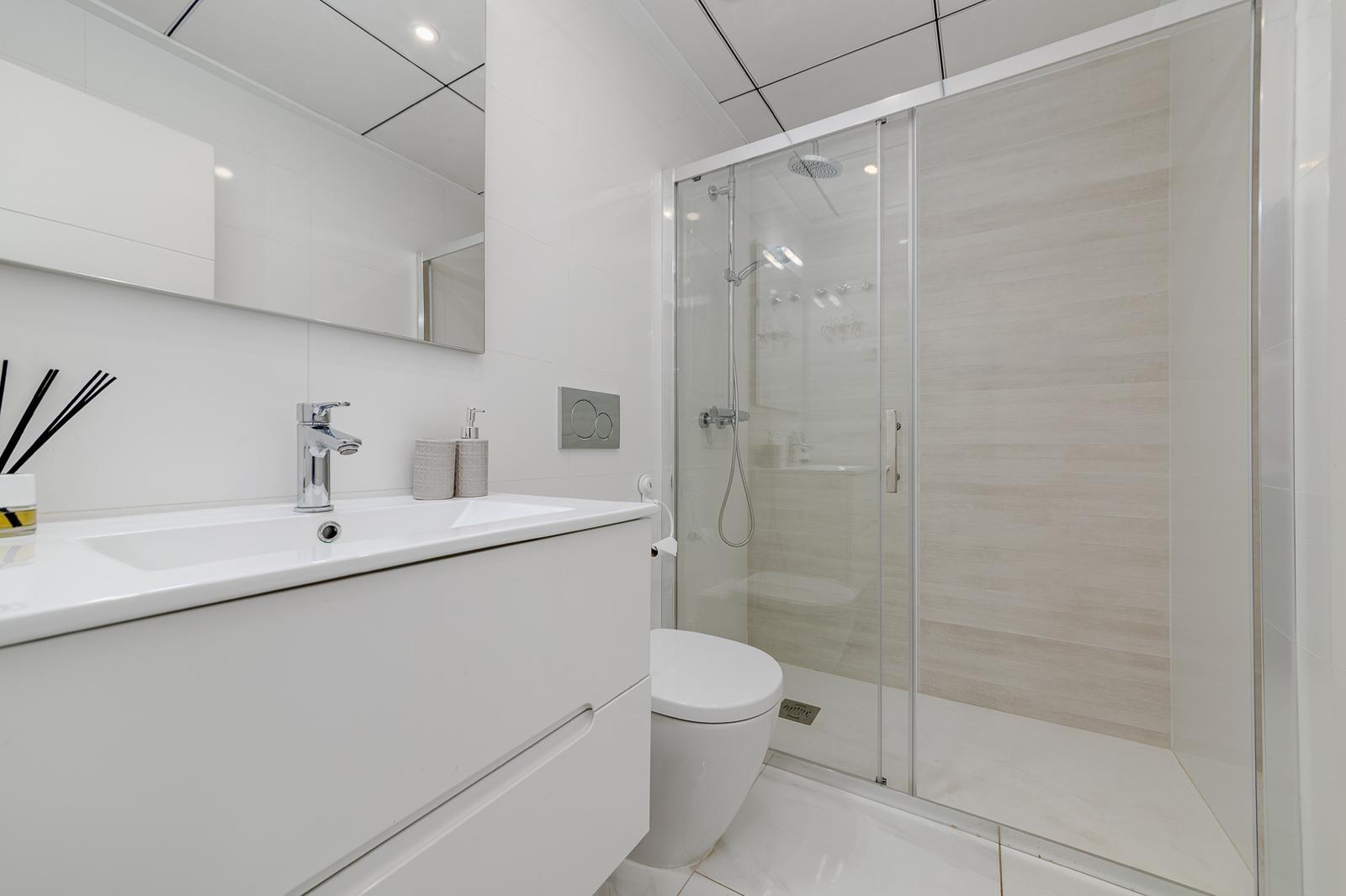 For sale - 3 Bedroom 3 Bathroom Town House in Villamartin - Orihuela Costa  - Alicante