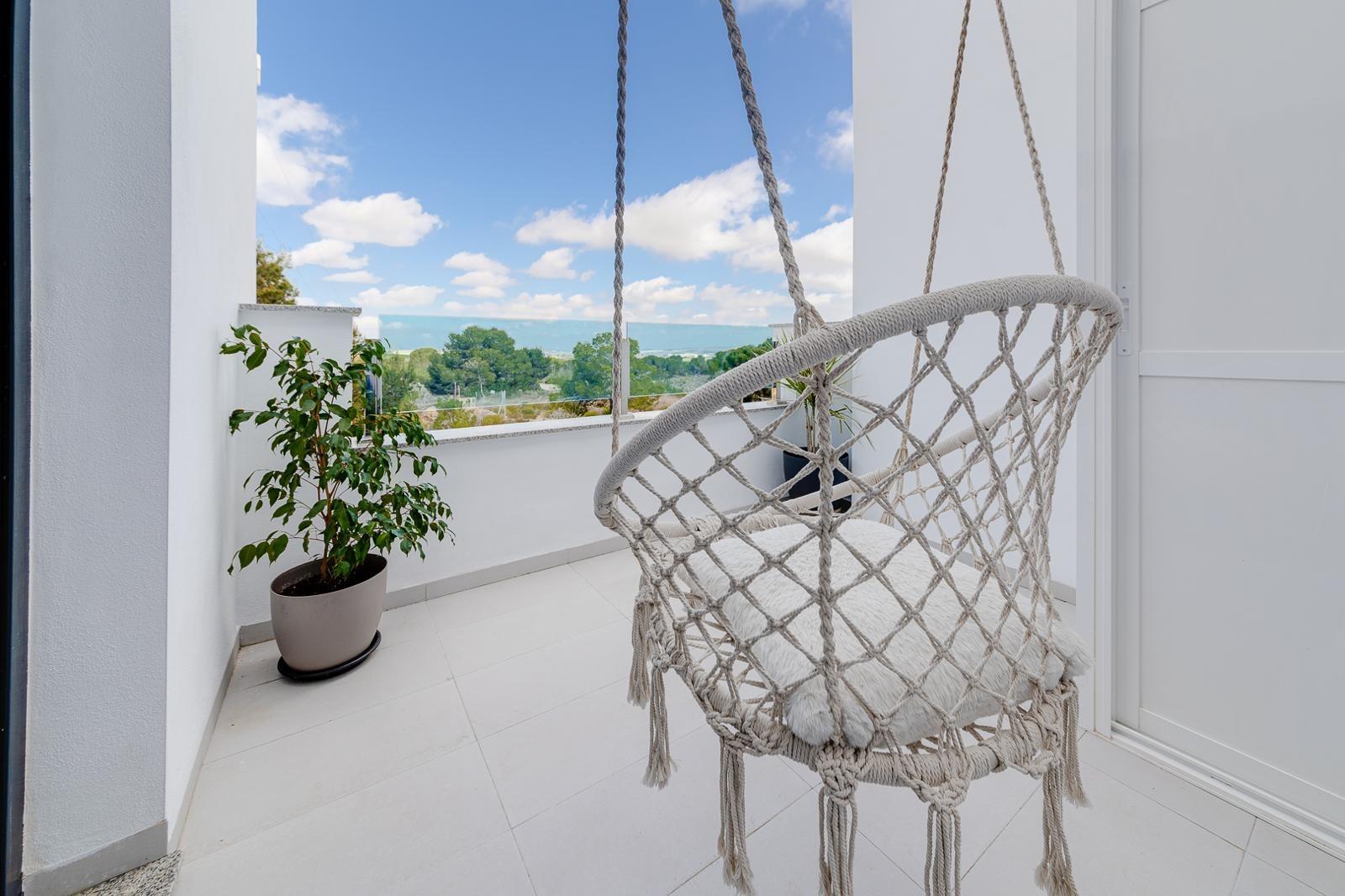 For sale - 3 Bedroom 3 Bathroom Town House in Villamartin - Orihuela Costa  - Alicante