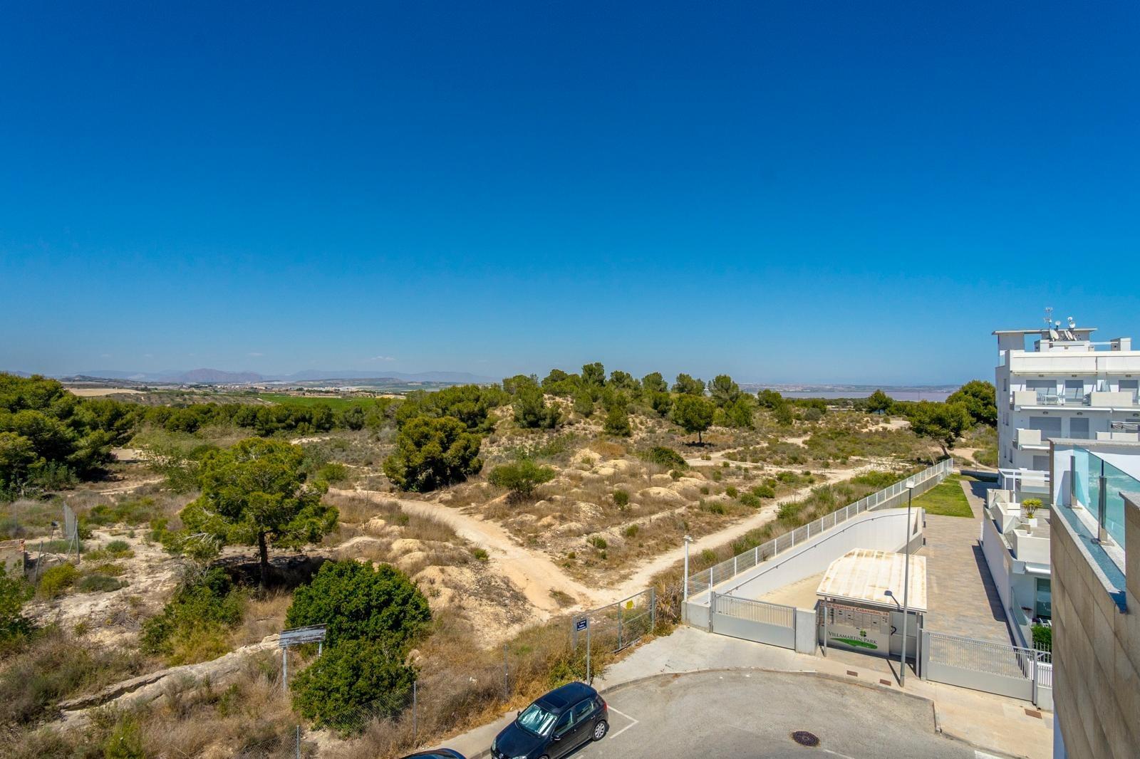 For sale - 3 Bedroom 3 Bathroom Town House in Villamartin - Orihuela Costa  - Alicante