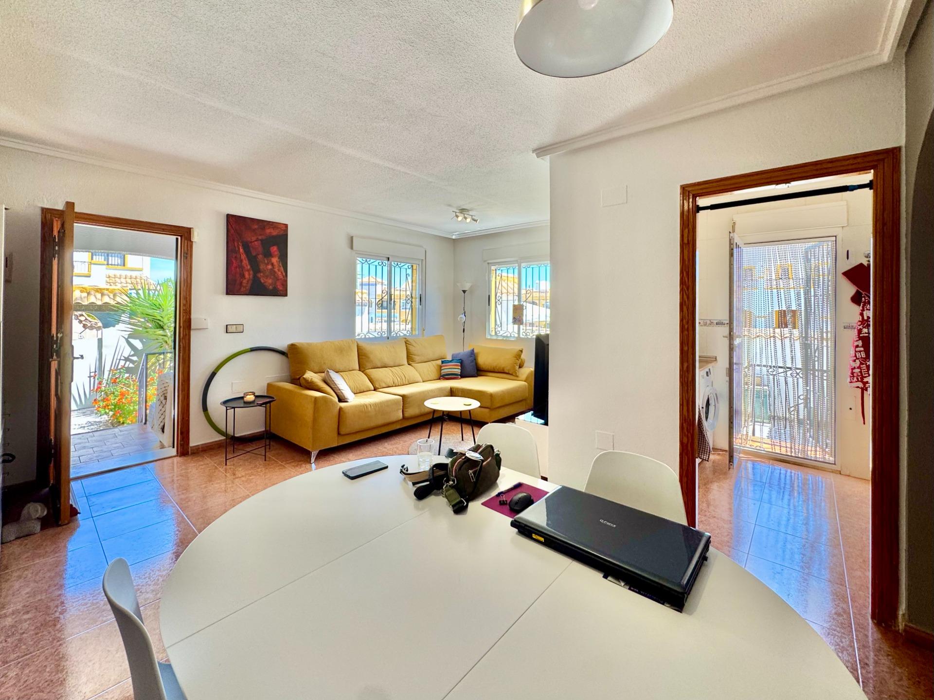 For sale - 3 Bedroom 2 Bathroom Town House in Los Altos  - Los Altos  - Alicante