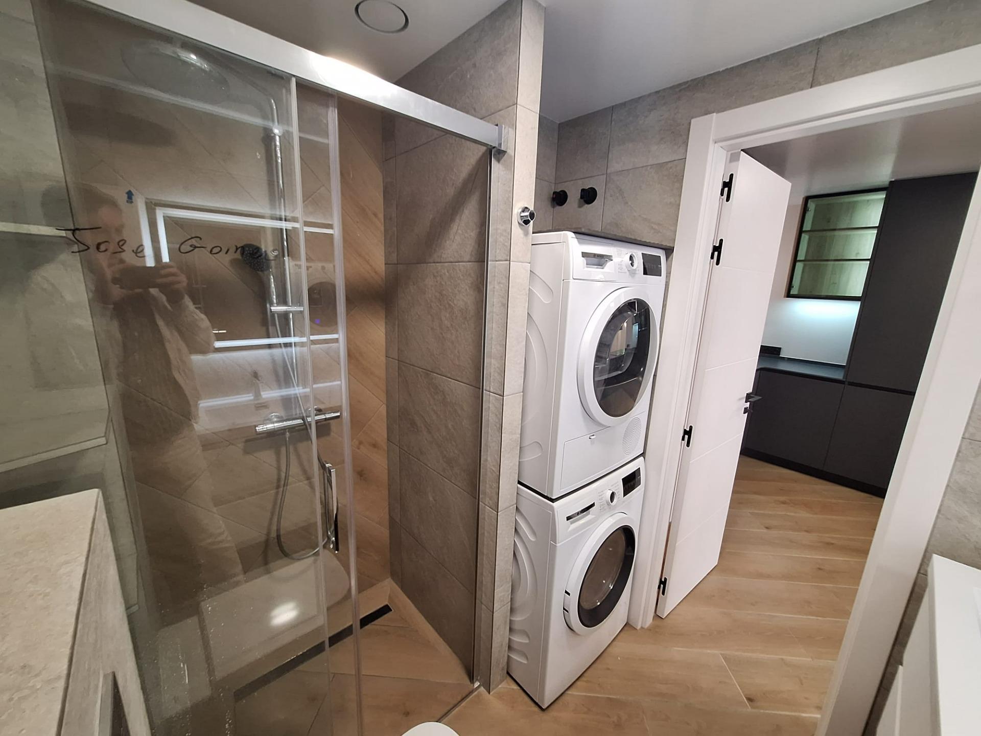 For sale - 3 Bedroom 2 Bathroom Apartment in Torrevieja - Playa De Los Locos  - Alicante