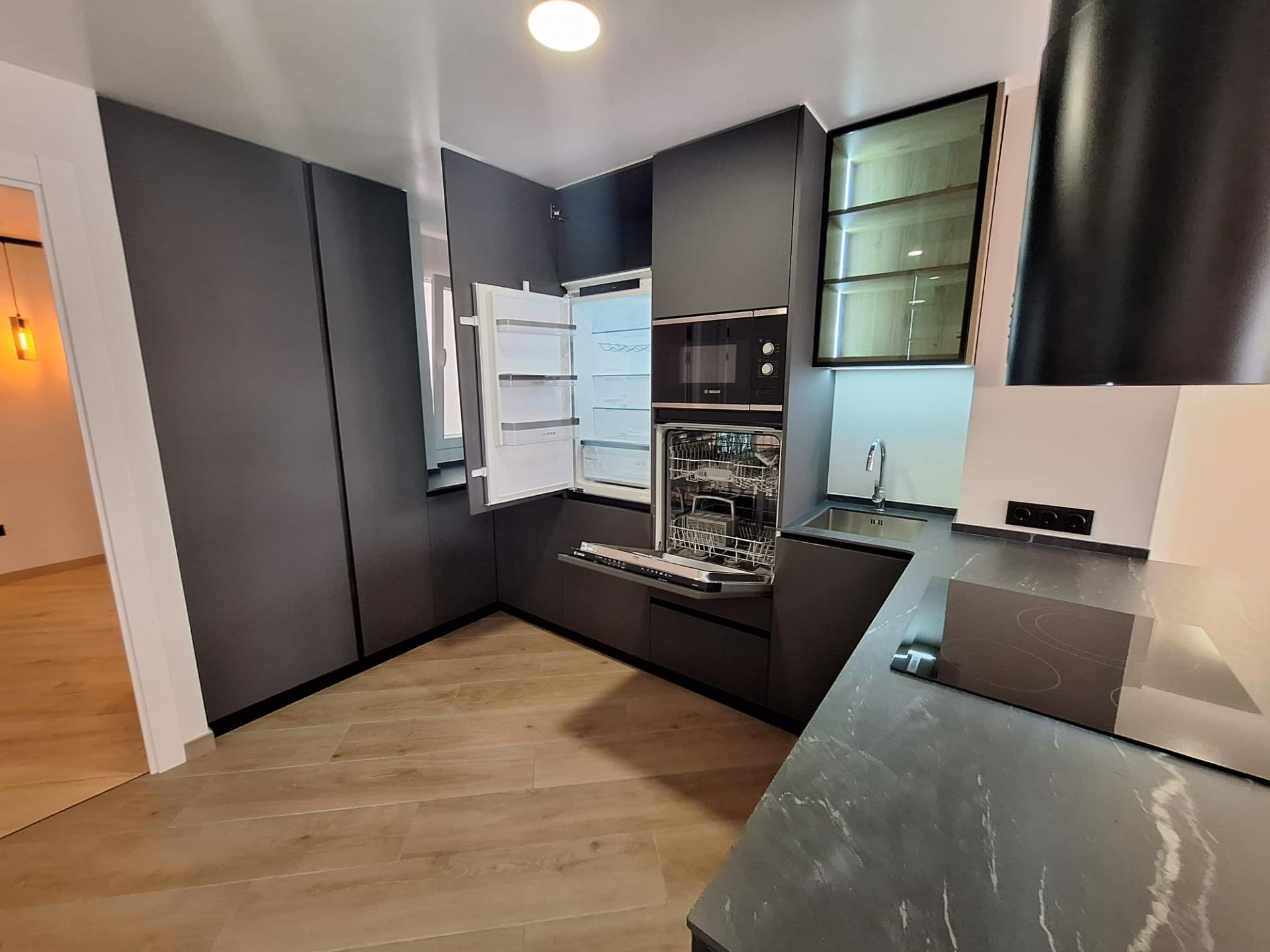For sale - 3 Bedroom 2 Bathroom Apartment in Torrevieja - Playa De Los Locos  - Alicante