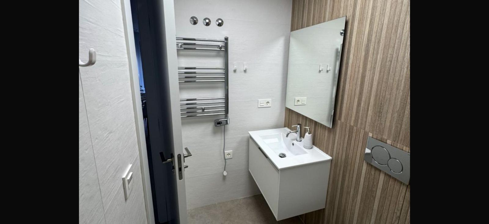 For sale - 2 Bedroom 2 Bathroom Apartment in Torrevieja - Playa Del Cura  - Alicante