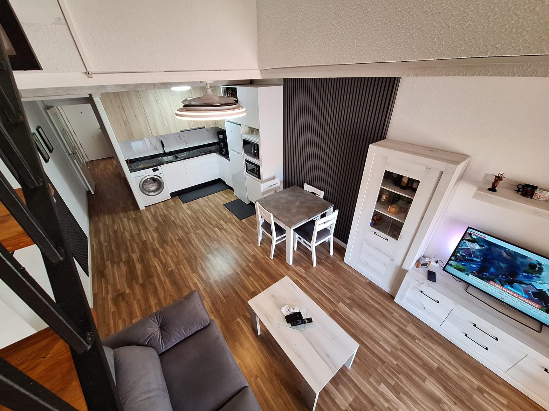 For sale - 3 Bedroom 2 Bathroom Apartment in Torrevieja - Centro  - Alicante