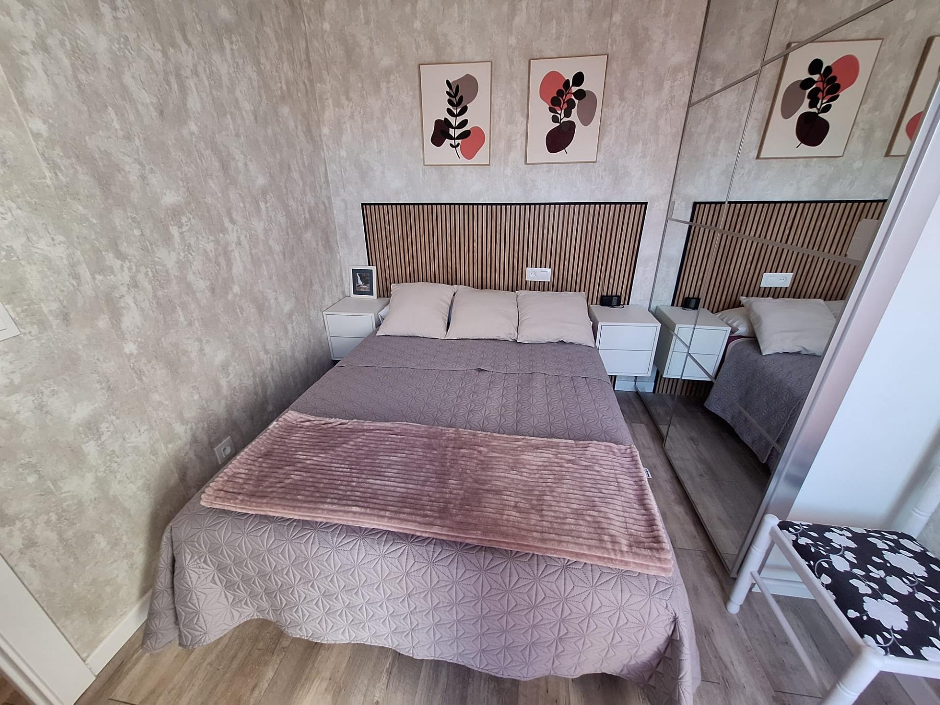 For sale - 3 Bedroom 2 Bathroom Apartment in Torrevieja - Centro  - Alicante