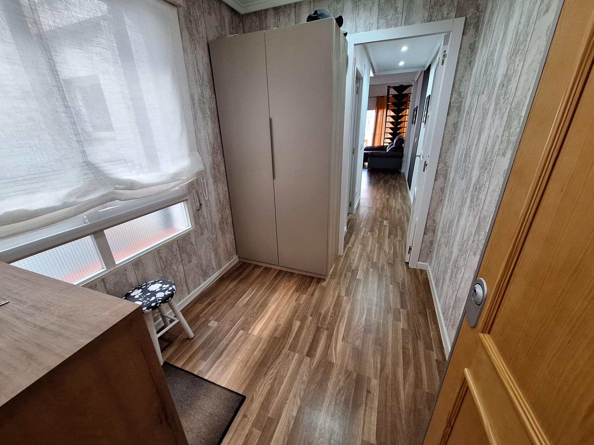 For sale - 3 Bedroom 2 Bathroom Apartment in Torrevieja - Centro  - Alicante