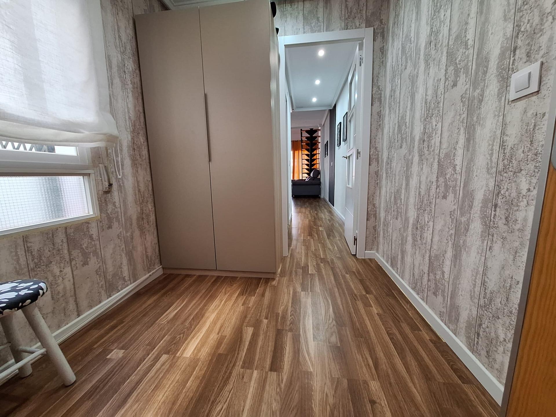 For sale - 3 Bedroom 2 Bathroom Apartment in Torrevieja - Centro  - Alicante