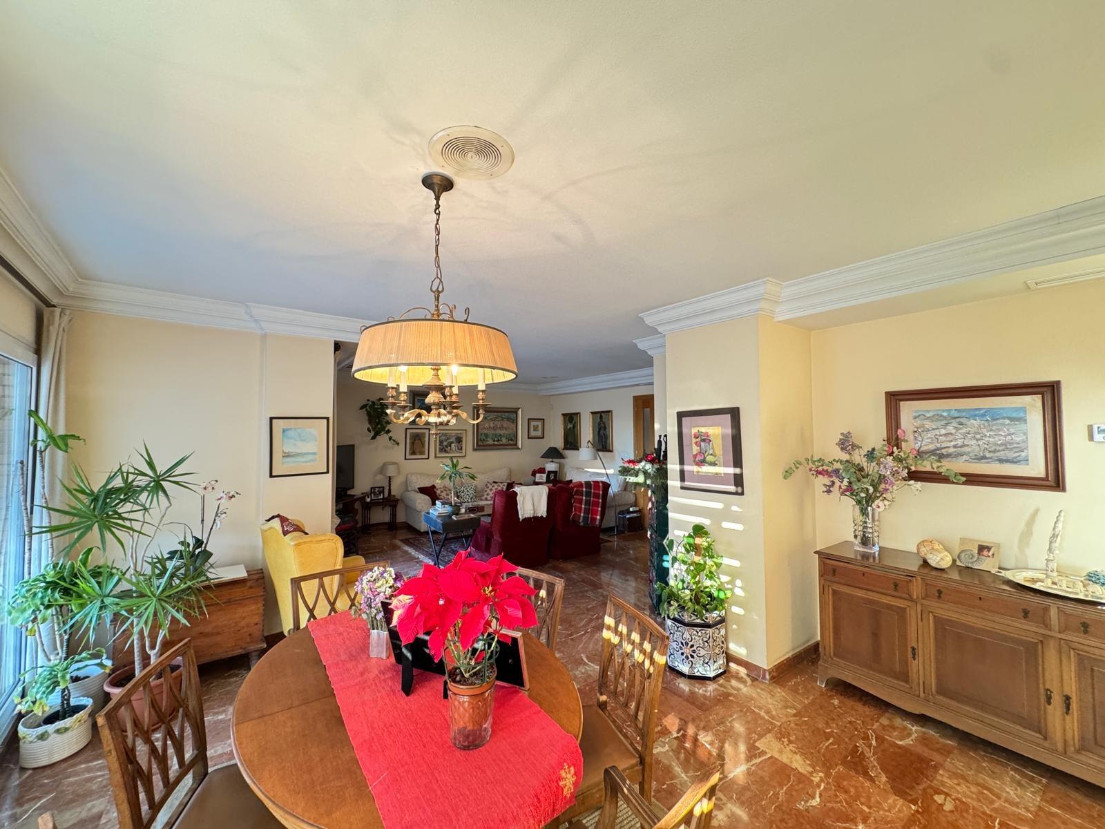 For sale - 4 Bedroom 3 Bathroom Apartment in Torrevieja - Torrevieja  - Alicante