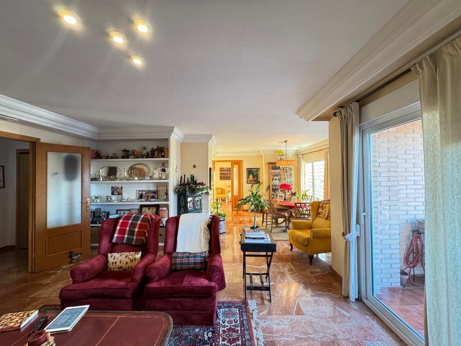 For sale - 4 Bedroom 3 Bathroom Apartment in Torrevieja - Torrevieja  - Alicante