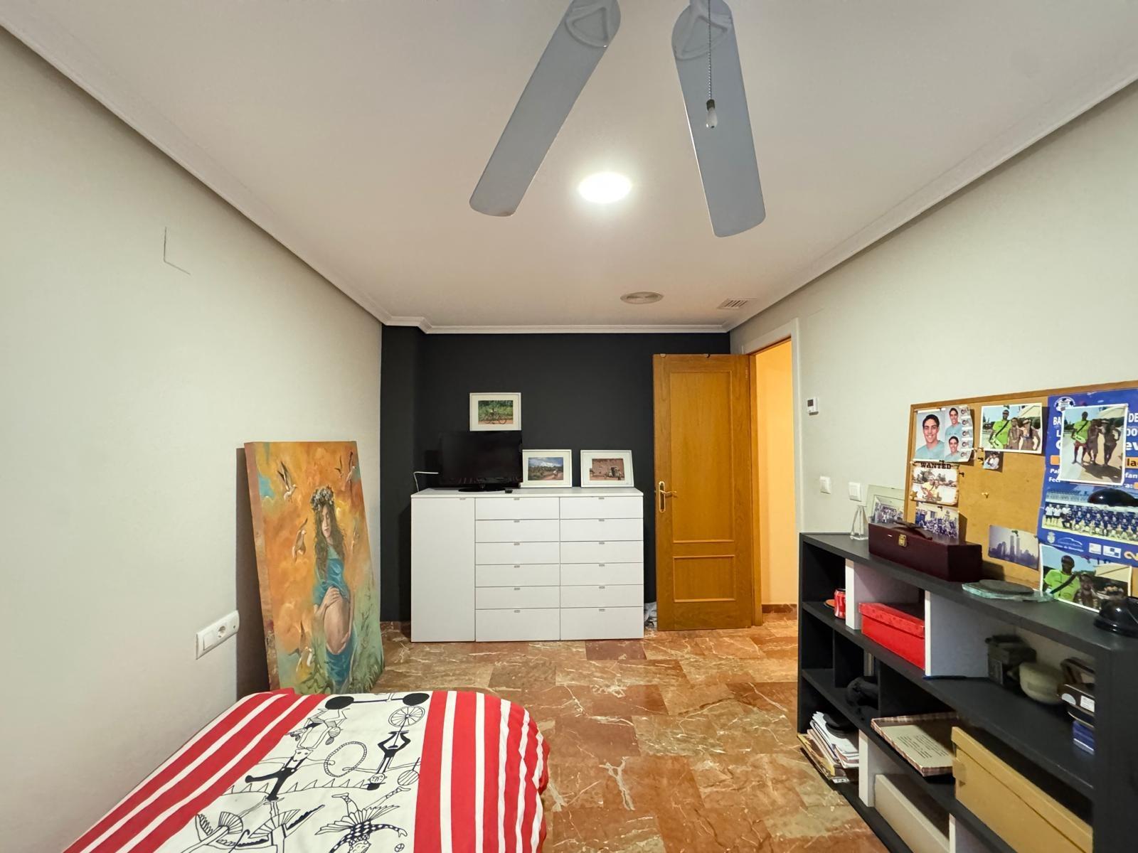 For sale - 4 Bedroom 3 Bathroom Apartment in Torrevieja - Torrevieja  - Alicante